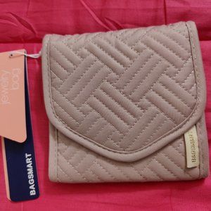 Bagsmart travel jewelry case